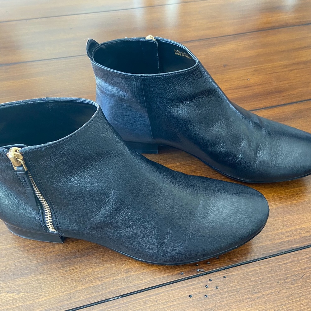 Cole Haan Leather Black Booties, Low  heel, Side zipper, Size 8.5 medium